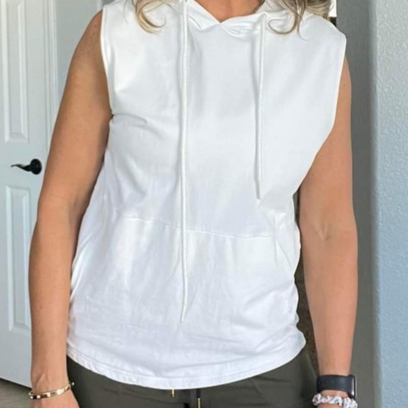 ZYIA whitefighter sleeveless hoodie - Picture 2 of 7